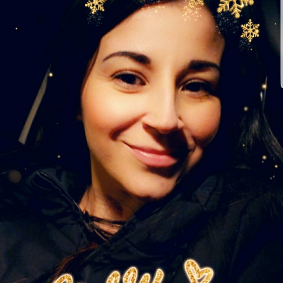 Meet your Posher, Monica - Picture 1 of 1